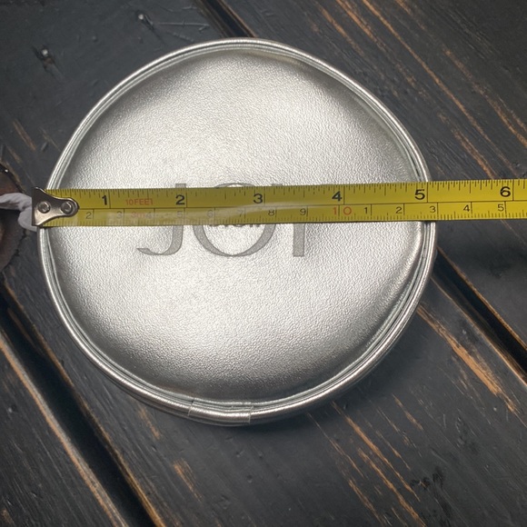 Dior Silver Small Round Silver Cosmetics Case - Picture 8 of 9